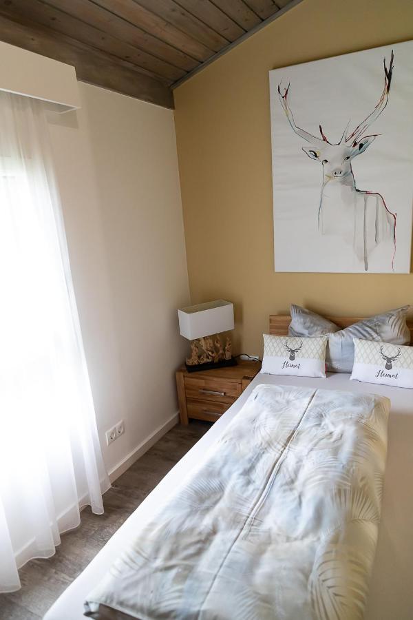 シュリールゼーVip Deluxe 107Qm Auf Zwei Etagen 1 Dopplezimmer Eg 1 Doppelzimmer Auf Der Galerie Sowie 2 Badezimmer Und Komplette Kueche Mit Mikrowelle Und Backofen Ideal Fuer 1 Bis 6 Gaeste Direkter Blick Auf Garten Und Bergblick Alles Nur Nicht 0815アパートメント エクステリア 写真